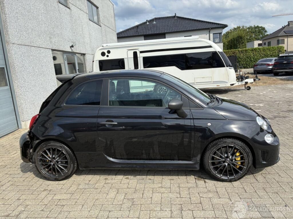 Abarth ABARTH 695 2023