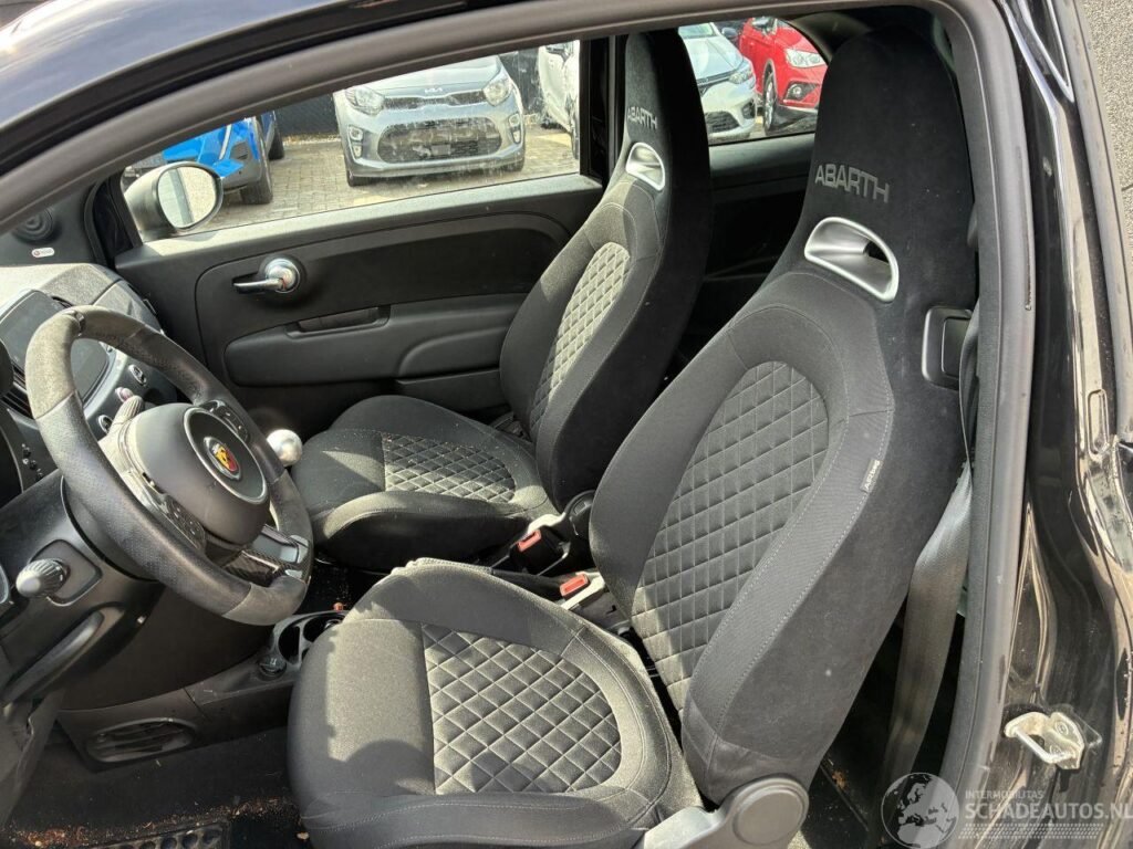 Abarth ABARTH 695 2023